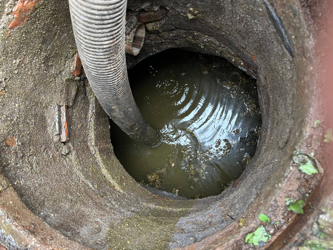 信州化粪池清理的周期与注意事项